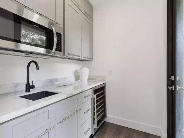 5-bedroom home for sale in Biscayne Park - 451 NE 119th Street - MondialRealty