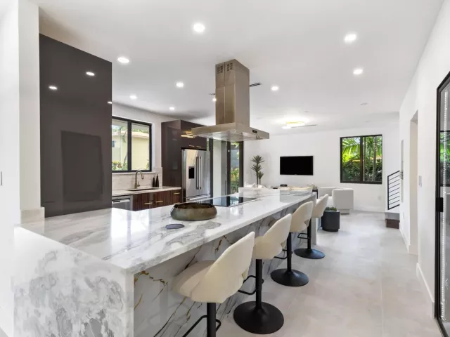 5-bedroom home for sale in Biscayne Park - 451 NE 119th Street - MondialRealty