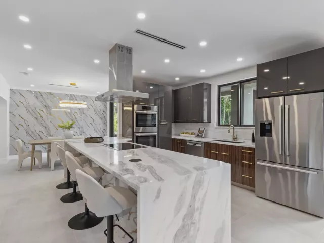 5-bedroom home for sale in Biscayne Park - 451 NE 119th Street - MondialRealty