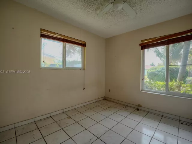 3-bedroom home for sale in Miami - 9921 SW 165th Ter - MondialRealty