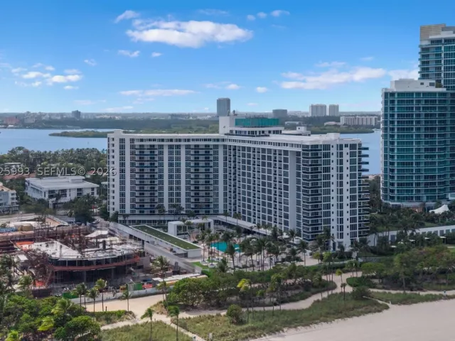 1-bedroom condo for rent in Bal Harbour - 10275 Collins Ave 507 - MondialRealty