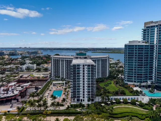 1-bedroom condo for rent in Bal Harbour - 10275 Collins Ave 507 - MondialRealty