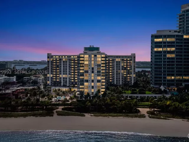 1-bedroom condo for rent in Bal Harbour - 10275 Collins Ave 507 - MondialRealty