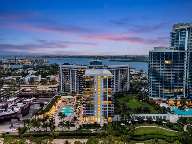 1-bedroom condo for rent in Bal Harbour - 10275 Collins Ave 507 - MondialRealty