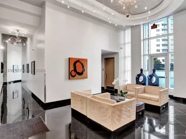 2-bedroom condo for rent in Hollywood - 3101 S Ocean Dr 2005 (available June 18 ) - MondialRealty