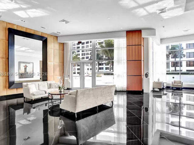 2-bedroom condo for rent in Hollywood - 3101 S Ocean Dr 2005 (available June 18 ) - MondialRealty