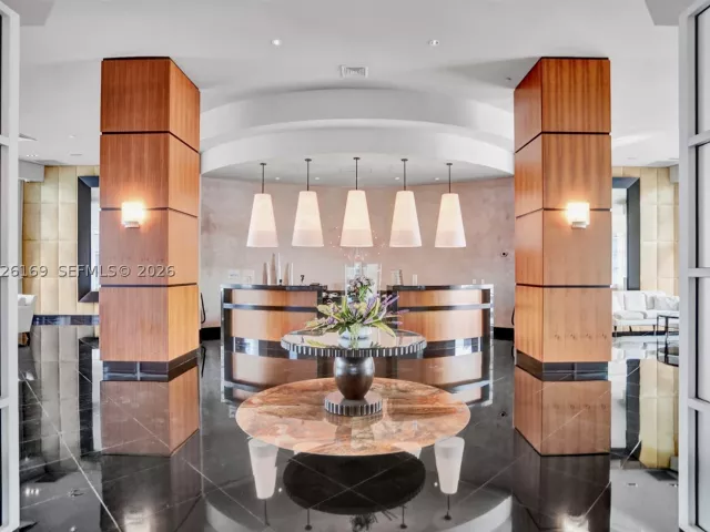 2-bedroom condo for rent in Hollywood - 3101 S Ocean Dr 2005 (available June 18 ) - MondialRealty