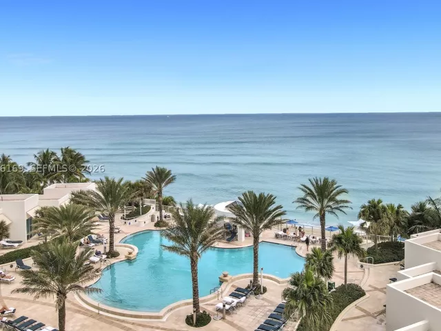 2-bedroom condo for rent in Hollywood - 3101 S Ocean Dr 2005 (available June 18 ) - MondialRealty