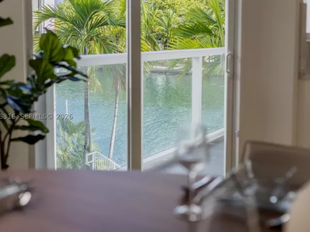 4-bedroom home for rent in Miami Beach - 1975 Calais Dr 4 - MondialRealty