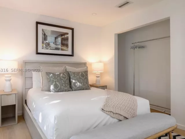 4-bedroom home for rent in Miami Beach - 1975 Calais Dr 4 - MondialRealty
