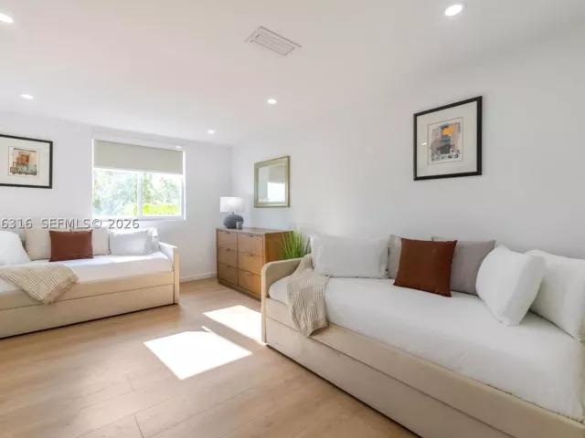 4-bedroom home for rent in Miami Beach - 1975 Calais Dr 4 - MondialRealty