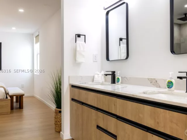 4-bedroom home for rent in Miami Beach - 1975 Calais Dr 4 - MondialRealty