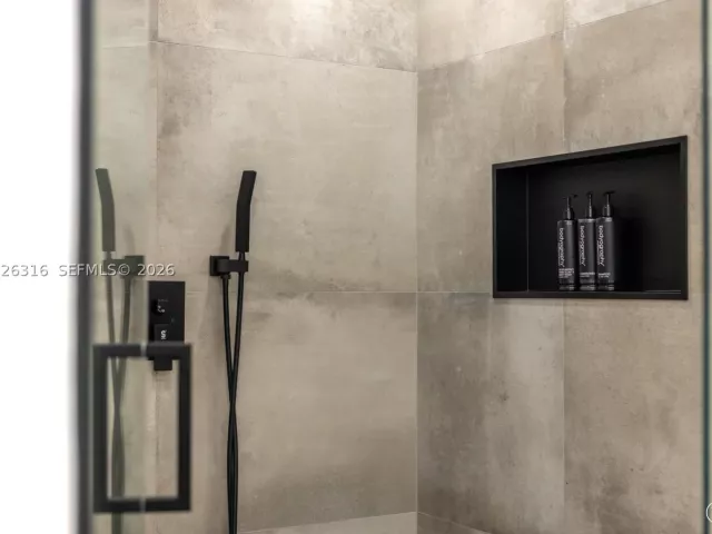 4-bedroom home for rent in Miami Beach - 1975 Calais Dr 4 - MondialRealty
