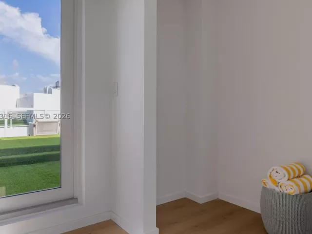 4-bedroom home for rent in Miami Beach - 1975 Calais Dr 4 - MondialRealty