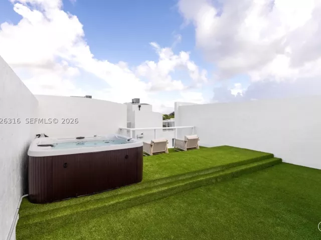 4-bedroom home for rent in Miami Beach - 1975 Calais Dr 4 - MondialRealty