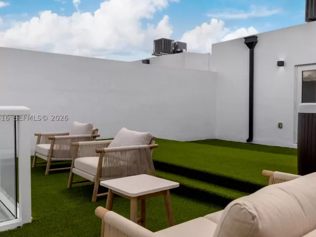 4-bedroom home for rent in Miami Beach - 1975 Calais Dr 4 - MondialRealty