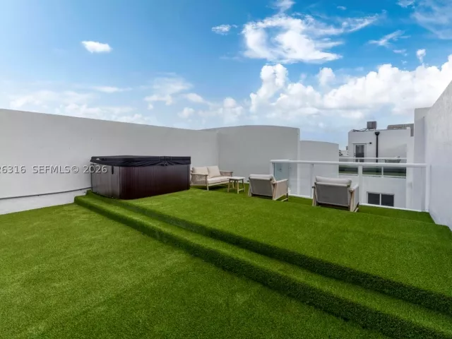 4-bedroom home for rent in Miami Beach - 1975 Calais Dr 4 - MondialRealty