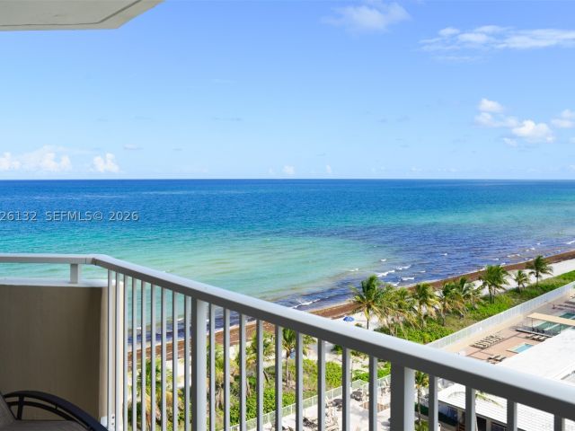 1-bedroom condo for sale in Hallandale Beach - 1950 S Ocean Dr 9N - MondialRealty