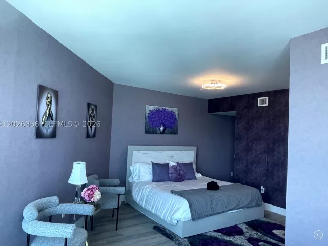 3-bedroom condo for sale in Hollywood - 3101 S Ocean Dr 1707 - MondialRealty