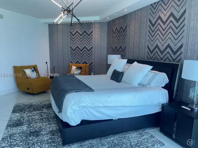 3-bedroom condo for sale in Hollywood - 3101 S Ocean Dr 1707 - MondialRealty