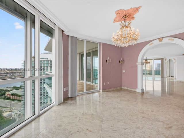4-bedroom condo for sale in Sunny Isles Beach - 16500 Collins Ave TS-3 - MondialRealty