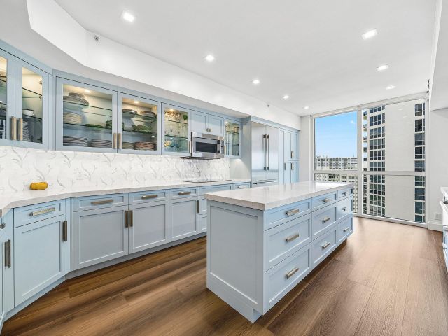 3-bedroom condo for sale in Fort Lauderdale - 3100 N Ocean Boulevard 2309 - MondialRealty