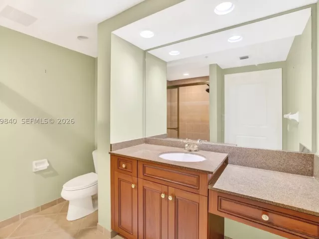 2-bedroom condo for sale in Fort Lauderdale - 347 N New River Dr E 2205 - MondialRealty
