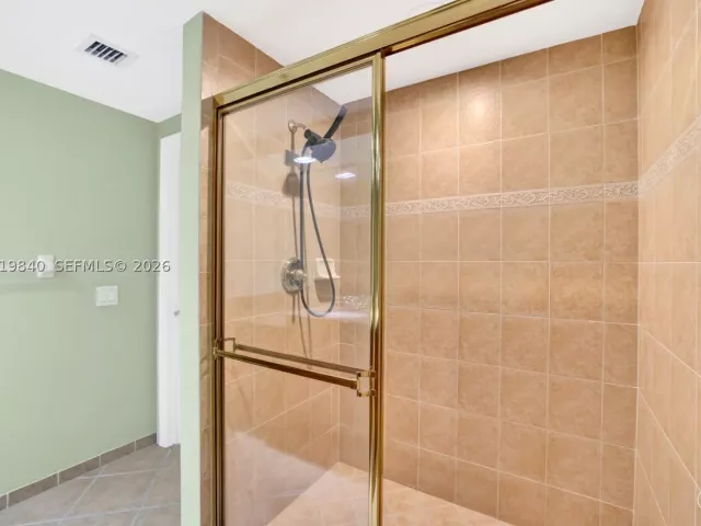 2-bedroom condo for sale in Fort Lauderdale - 347 N New River Dr E 2205 - MondialRealty