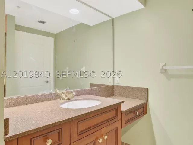 2-bedroom condo for sale in Fort Lauderdale - 347 N New River Dr E 2205 - MondialRealty