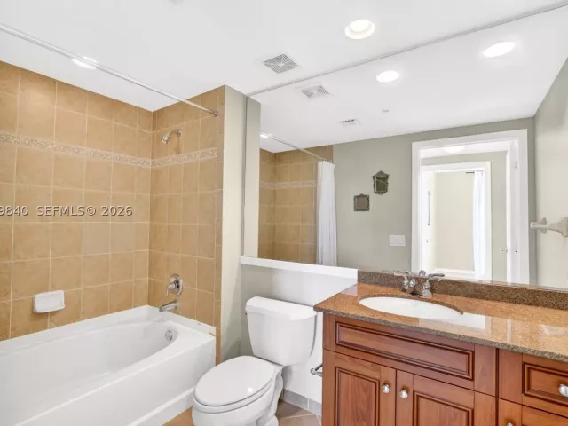2-bedroom condo for sale in Fort Lauderdale - 347 N New River Dr E 2205 - MondialRealty