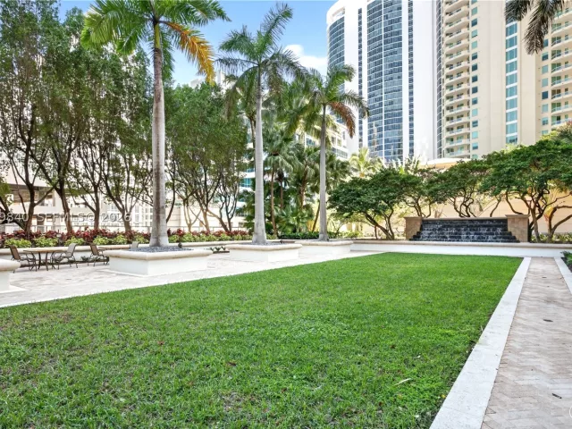 2-bedroom condo for sale in Fort Lauderdale - 347 N New River Dr E 2205 - MondialRealty