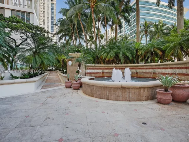 2-bedroom condo for sale in Fort Lauderdale - 347 N New River Dr E 2205 - MondialRealty