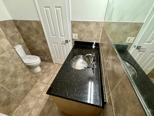 3-bedroom home for rent in North Miami - 2408 NE 135th St 2408 - MondialRealty