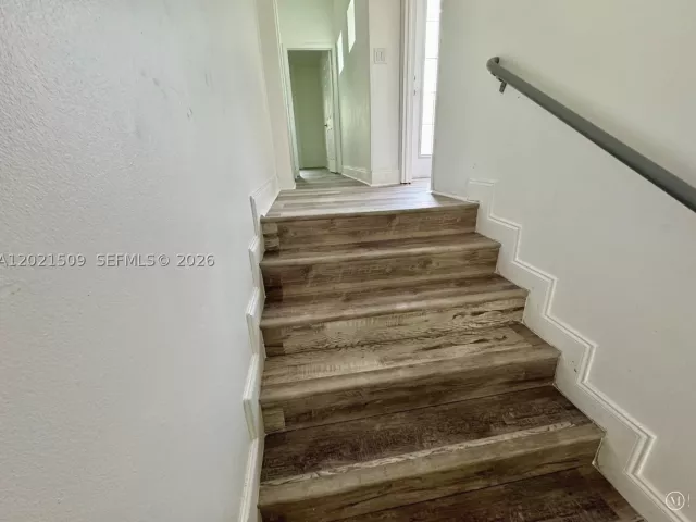 3-bedroom home for rent in North Miami - 2408 NE 135th St 2408 - MondialRealty