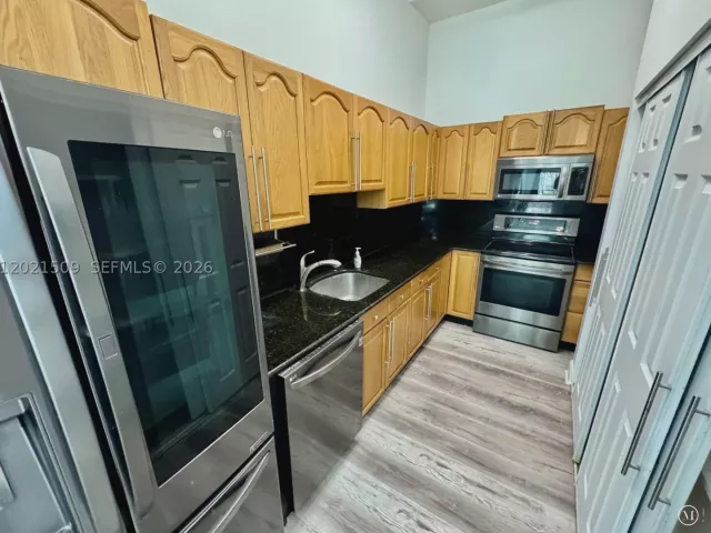 3-bedroom home for rent in North Miami - 2408 NE 135th St 2408 - MondialRealty