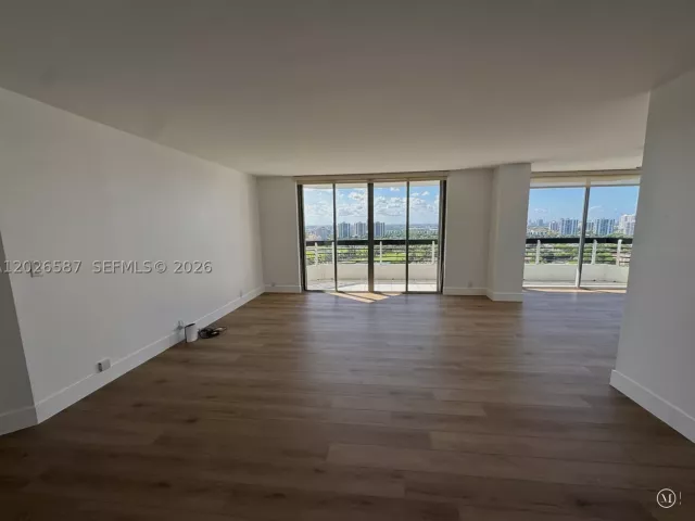 2-bedroom condo for rent in Aventura - 3530 Mystic Pointe Dr 2709 - MondialRealty