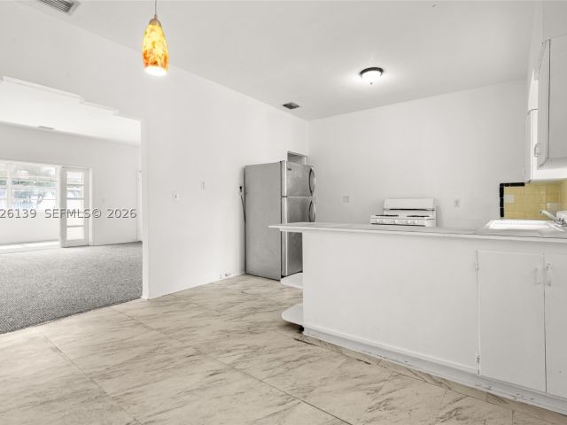 2-bedroom home for sale in Miami Beach - 1460 West Ave - MondialRealty