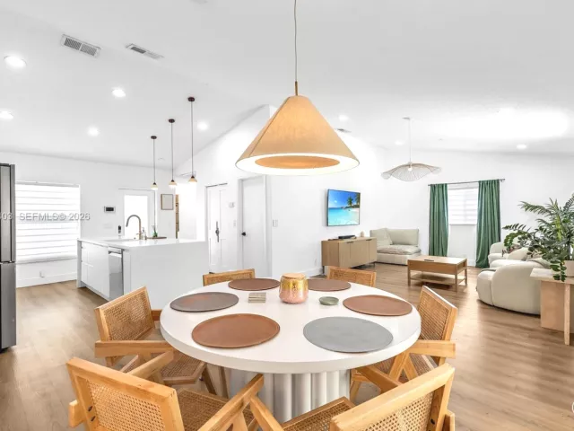 3-bedroom home for sale in Deerfield Beach - 3260 SW 2nd Ct - MondialRealty