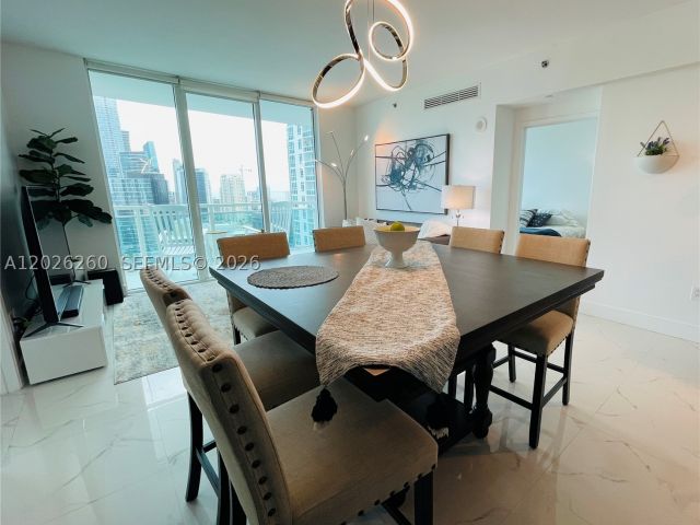 2-bedroom condo for rent in Miami - 950 Brickell Bay Dr 3207 - MondialRealty