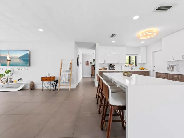 3-bedroom home for sale in Miami - 12731 SW 47th Ter - MondialRealty