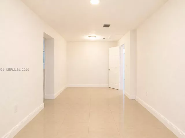 3-bedroom home for rent in Miami - 9421 SW 150th St - MondialRealty