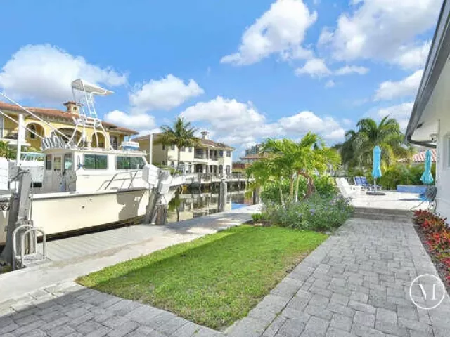 4-bedroom home for rent in Boca Raton - 839 Enfield Street - MondialRealty