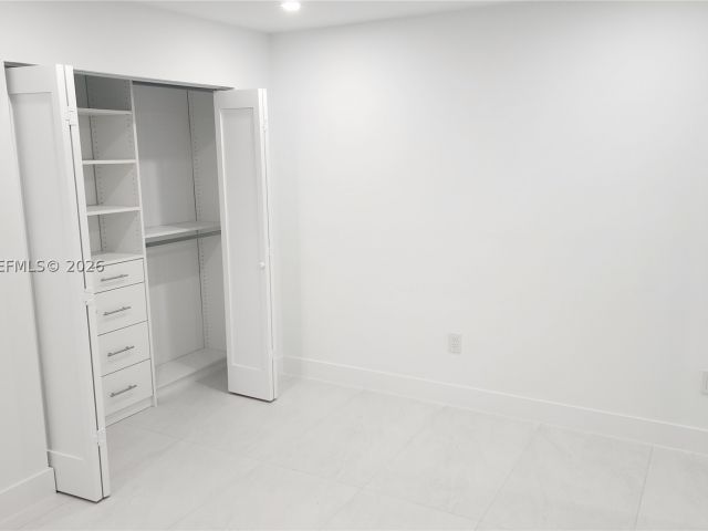 3-bedroom home for rent in Miami - 13741 SW 46th Ter - MondialRealty