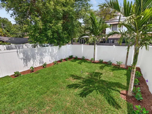 4-bedroom home for sale in Fort Lauderdale - 509 SW 11th Street - MondialRealty