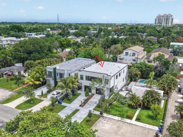 4-bedroom home for sale in Fort Lauderdale - 509 SW 11th Street - MondialRealty