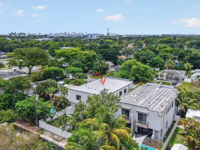 4-bedroom home for sale in Fort Lauderdale - 509 SW 11th Street - MondialRealty