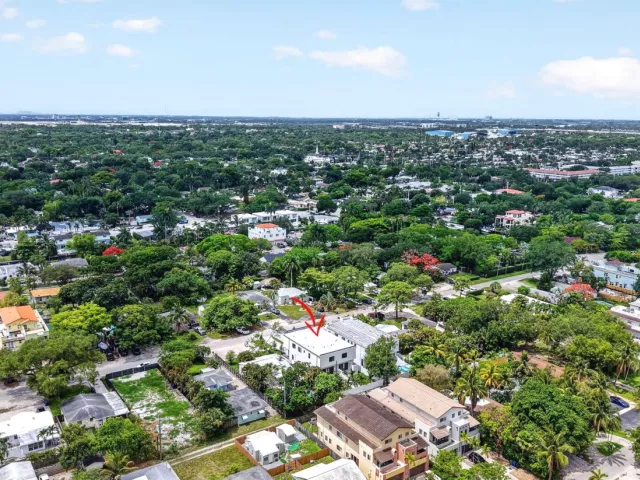 4-bedroom home for sale in Fort Lauderdale - 509 SW 11th Street - MondialRealty