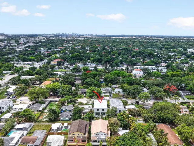 4-bedroom home for sale in Fort Lauderdale - 509 SW 11th Street - MondialRealty