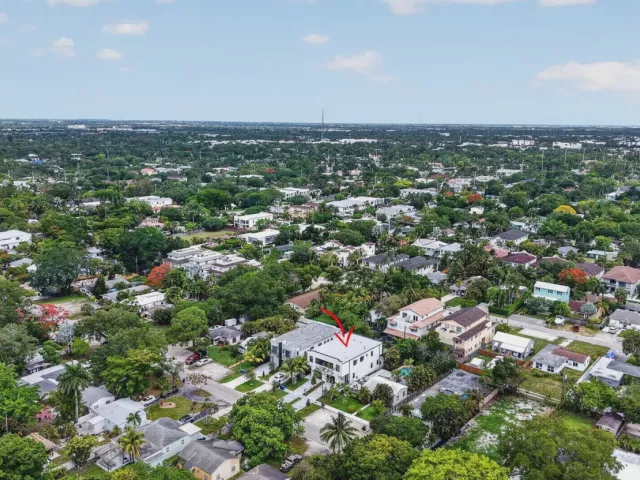 4-bedroom home for sale in Fort Lauderdale - 509 SW 11th Street - MondialRealty