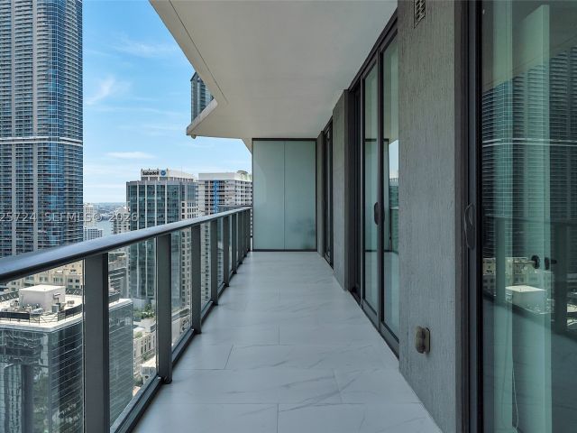 2-bedroom condo for sale in Miami - 1300 S Miami Ave 3211 - MondialRealty